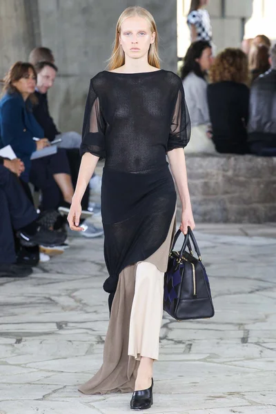 Look 24